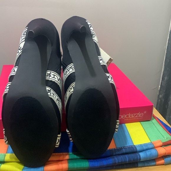 Shoedazzle/ Size:11/ Booties/ Heels - Picture 6 of 7